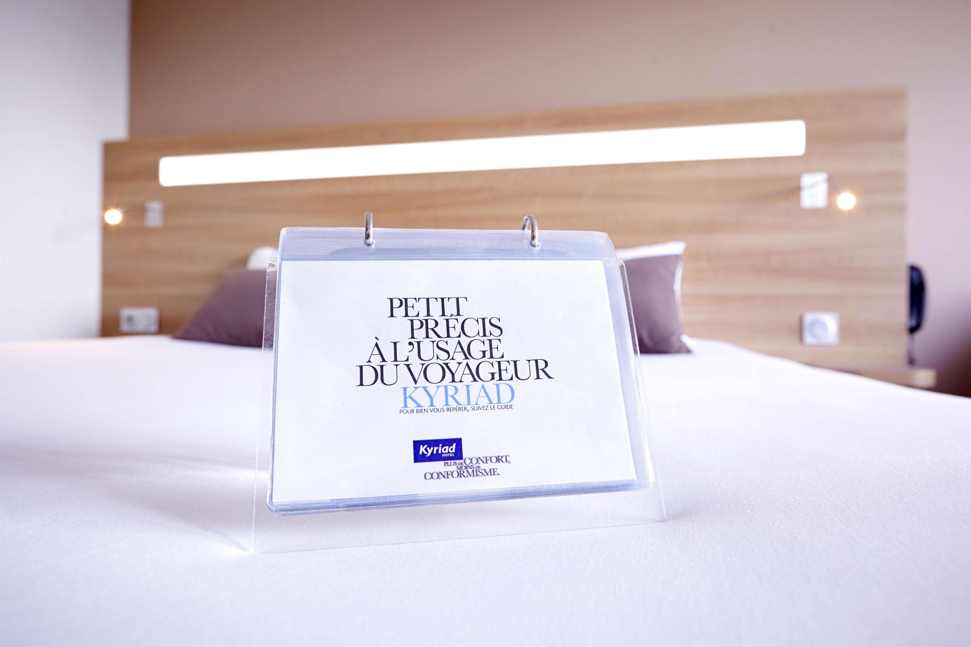 Kyriad Hotel Laval Лавал Екстериор снимка