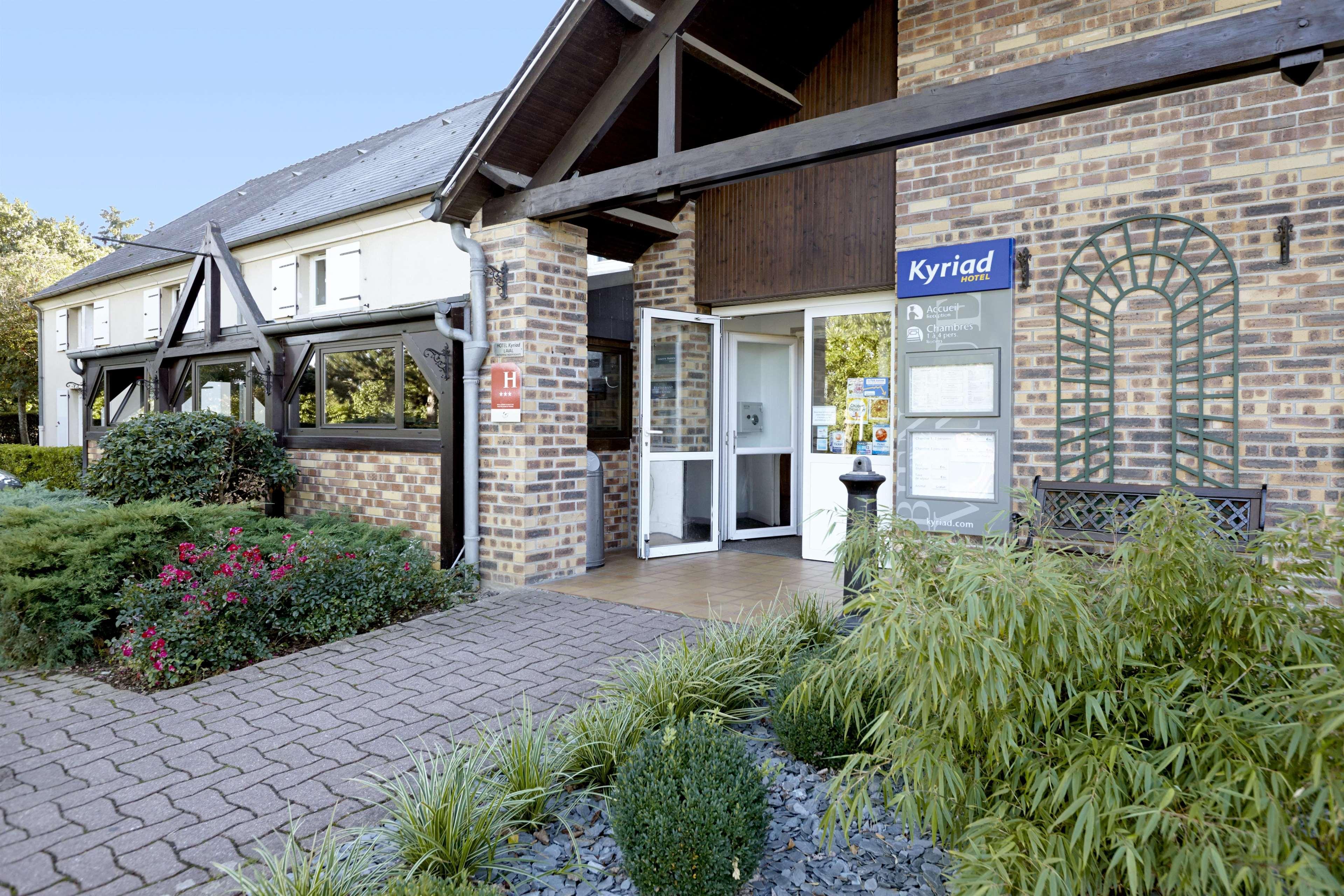 Kyriad Hotel Laval Лавал Екстериор снимка